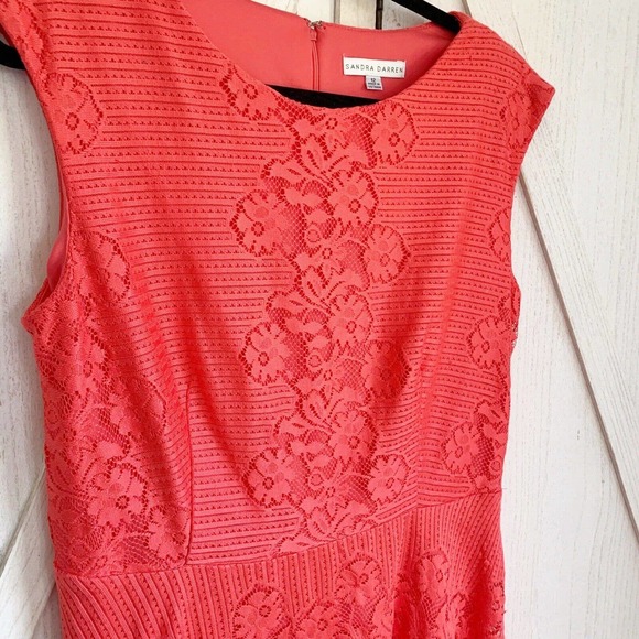 Sandra Darren Coral Pink Lace Overlay Fit Flare Dress Women 12 Sleeveless Floral - Picture 6 of 6